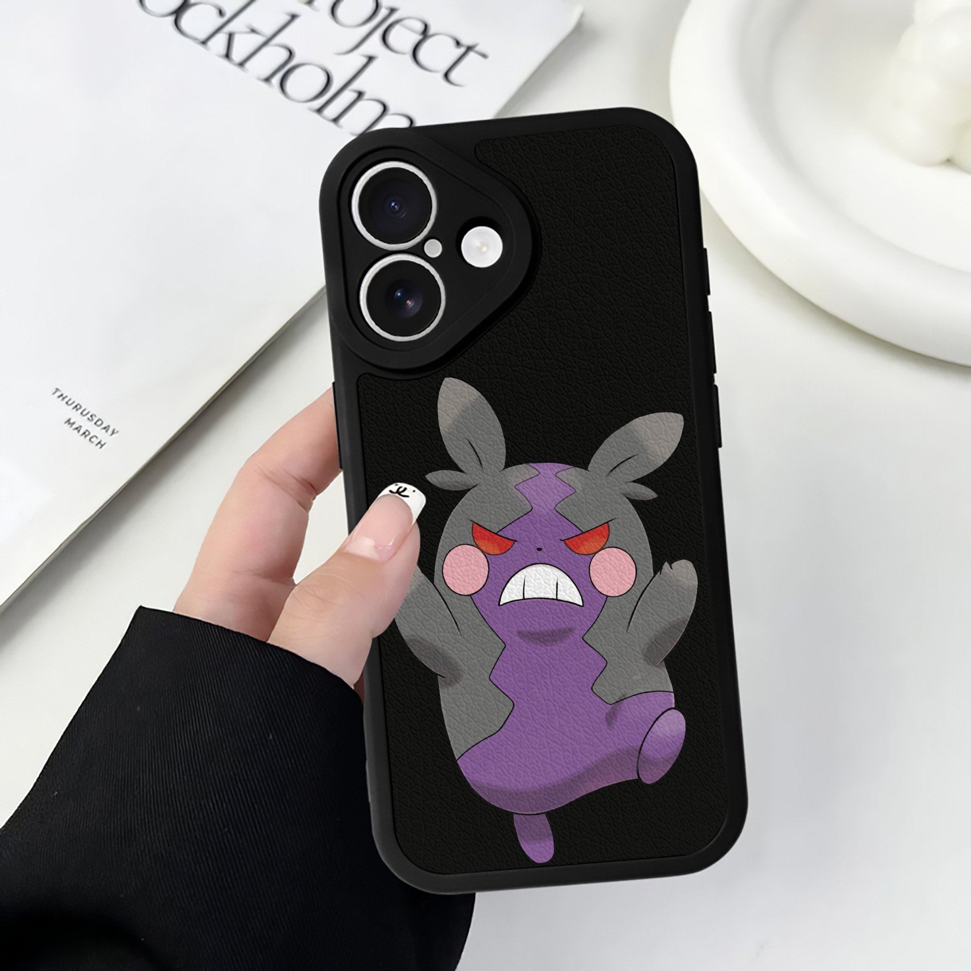 （画像用） ポケットモンスター Pokémon 【iPhone 16シリーズ対応】シリコンスマホケース（レザー調） 材質：シリコン